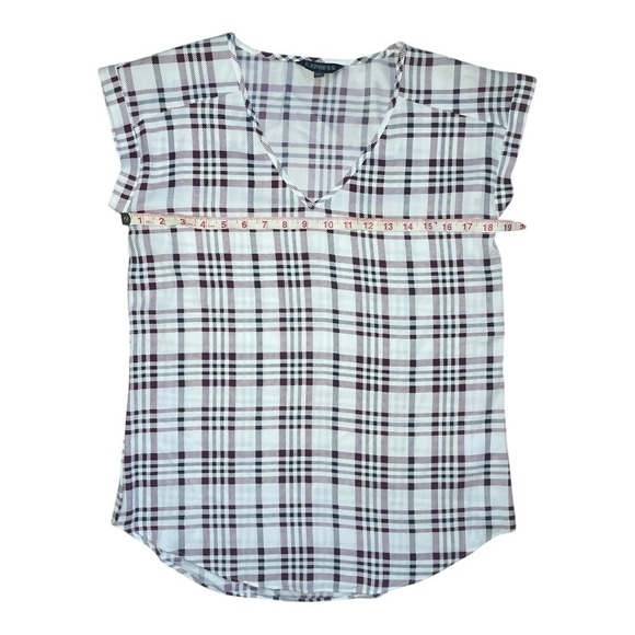 Express V-neck blouse Size:S and one crew neck size:xs - Picture 8 of 16